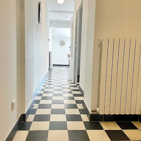 Avec Vue Sur Le Port