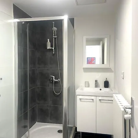 Avec Vue Sur Le Port